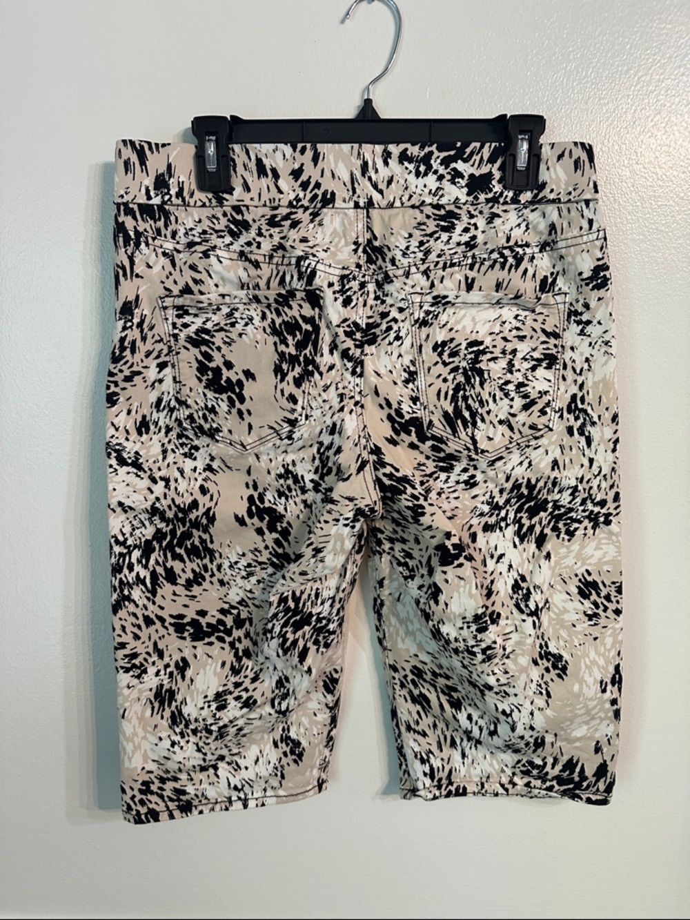 Nine West Black, Tan, & White Heidi Pull-On Skimmer Shorts - Picture 6 of 13